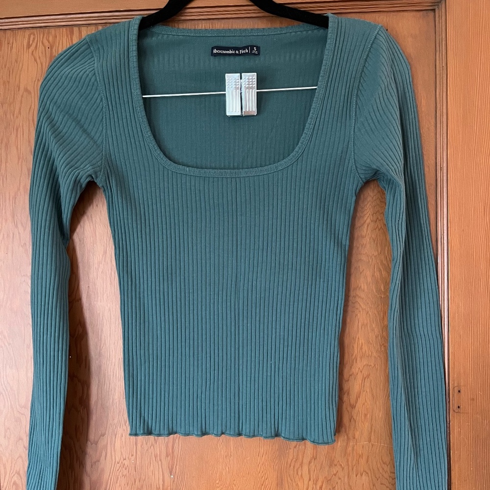 Abercrombie long sleeve green top